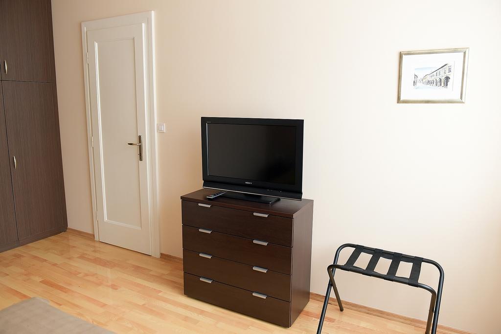 Cesaric Apartment *